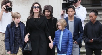 Старший сын Питта и Джоли собирается навсегда покинуть США