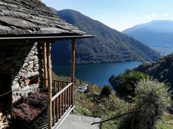 В Швейцарии крохотная деревушка становится огромной гостиницей (Фото)