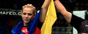 Украинка впервые в истории выиграла золото на ЧМ по смешанным единоборствам