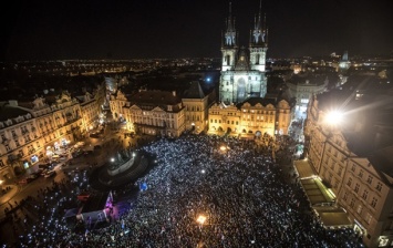 В Чехии тысячи людей требуют отставки премьера