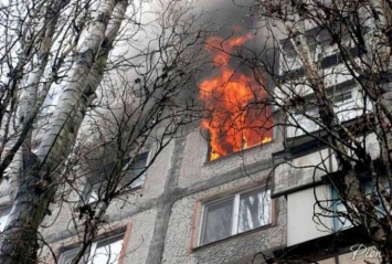 В Мелитополе, из-за пожара в многоэтажке, эвакуировали 12 жильцов
