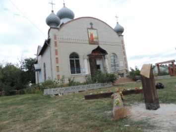 Парень, которого обвиняли в том, что он спилил крест во дворе храма в Мелитополе, считает себя жертвой репрессий