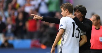 Лев пообещал угостить Мюллера пивом за юбилейный матч в сборной Германии