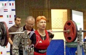 Спортсменка и депутат из Южноукраинска стала чемпионкой Украины по пауэрлифтингу