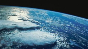 «Ледяной шар в космическом пространстве»: Уфологи предсказали гибель Земли в следующем году