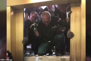 Шесть человек выжили при падении лифта с 95 этажа в небоскребе в Чикаго
