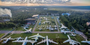 Минобороны планирует разрезать уникальные самолеты из музея в Монино