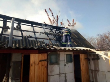 В Первомайске пенсионер получил ожоги, спасая мать из горящей летней кухни