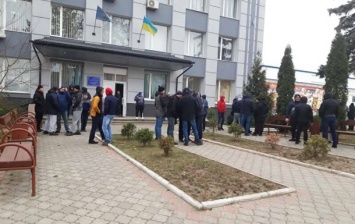 В Ровно "евробляхеры" заблокировали таможню
