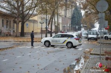 Из-за подозрительного чемодана возле налоговой в центре Николаева оцепили квартал