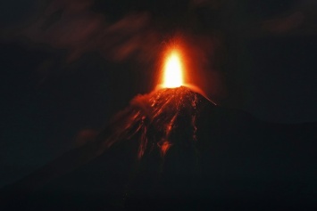 В Гватемале началось извержение вулкана Фуэго: жителей эвакуируют