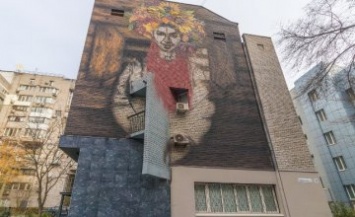 Украинка, Эйфелева башня и мороженое: Что рисуют художники в рамках фестиваля уличного искусства Mural Fest Dnipro 2018 (ФОТО)