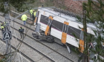 Авария на железной дороге вблизи Барселоны: 1 человек погиб, еще 49 травмированы