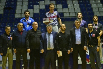 Крымчанин стал бронзовым призером межконтинентального кубка по вольной борьбе