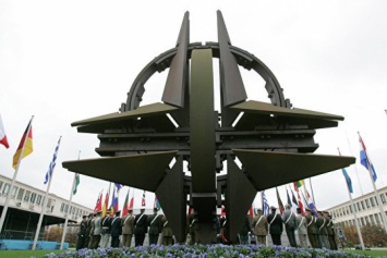 Bloomberg: НАТО возвращается к холодной войне