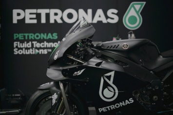 Знакомьтесь: новая команда MotoGP - Petronas Yamaha Sepang Racing Team в лицах