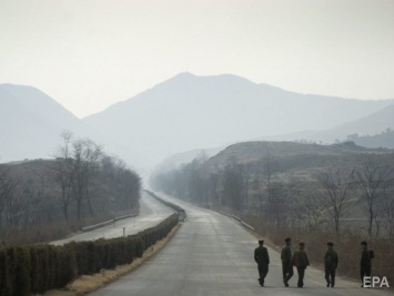 Северокорейский военный, бежавший в Южную Корею: Молодежь равнодушна к лидерам КНДР