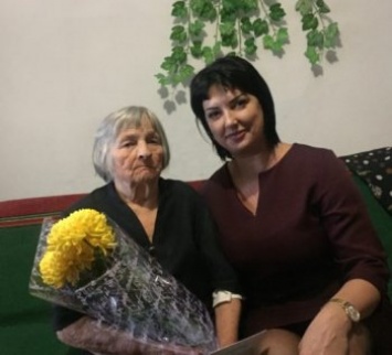 В Керчи ветеран ВОВ Августа Герасимова отметила свой 90-летний юбилей