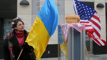 Киев просит Amazon и eBay убрать товары с символикой "ДНР" и "ЛНР"