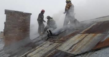 Во Львове горела областная больница: из здания вывели около 300 больных (фото)