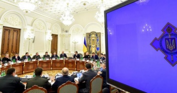Выбирая будущее: Как на Украину повлияет введение военного положения