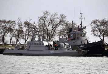 Стало известно, куда везут захваченных украинских моряков