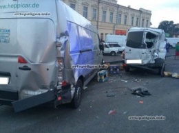 ДТП в Днепропетровске: водитель грузовика уснул за рулем и сбил насмерть женщину. ФОТО