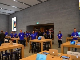 В Apple Store в Берлине ошиблись дверью, cтартуя с продажами iPhone 6S