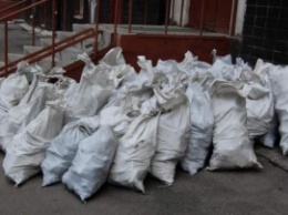 В Киеве строители решили выкинуть мусор из окна 9-этажного дома