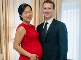 Марк Цукерберг показал беременную жену