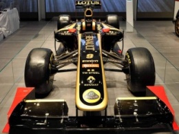 Renault планирует купить пакет акций команды Lotus F1