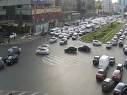 Движение автотранспорта на бульваре Шевченко ограничено