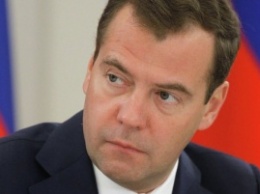 Медведев предложил рассмотреть ограничения для авиакомпаний Украины