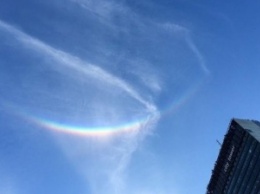 В Манчестере местные жители запечатлели уникальную перевернутую радугу