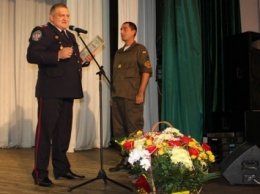 Запорожские военнослужащие получили почетные грамоты за службу в АТО