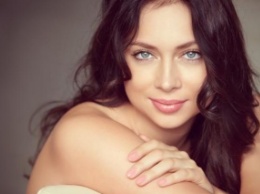 Актриса Настасья Самбурская разделась для «Maxim»