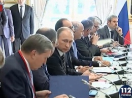 Путин может дать пресс-конференцию в парижском аэропорту