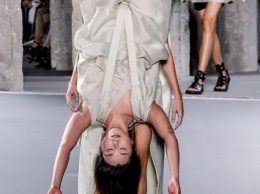 «Люди-рюкзаки» от модельера Рика Оуэнса взорвали Интернет