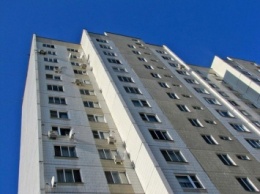 В санкт-Петербурге из окна 18 этажа дома на улице Бутлера выпал мужчина