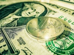 ММВБ: Доллар упал ниже 65 рублей, евро – ниже 73