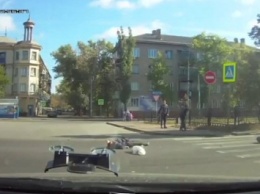 В Липецке водитель сбил пенсионерку, хотел запихнуть ее в машину, но бросил на дороге