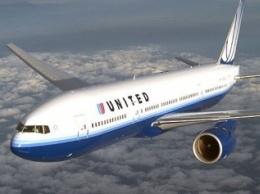 Пилот United Airlines потерял сознание во время перелета