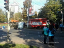 ДТП в Чернигове: на проспекте Мира автомобиль МЧС протаранил авто инкассаторов. ФОТО+видео