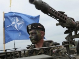 СМИ: Великобритания разместит военные части в Прибалтике
