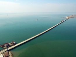 ВИДЕОФАКТ: Как выглядит первый временный мост через Керченский пролив