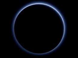 NASA открыло на Плутоне голубое небо и водяной лед