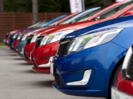 В октябре усилится падение продаж легковых автомобилей