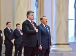 Порошенко предложил казахским инвесторам участвовать в приватизации госпредприятий