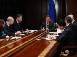 Медведев поддержал двухэтапную индексацию пенсий в 2016 году
