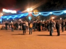 В центре Минска собираются люди с флагами ЕС